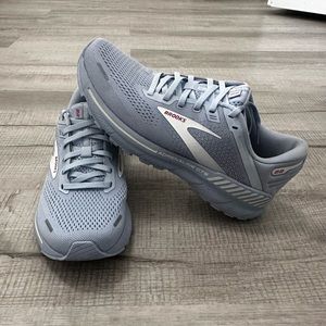 Brooks Adrenaline GTS 22